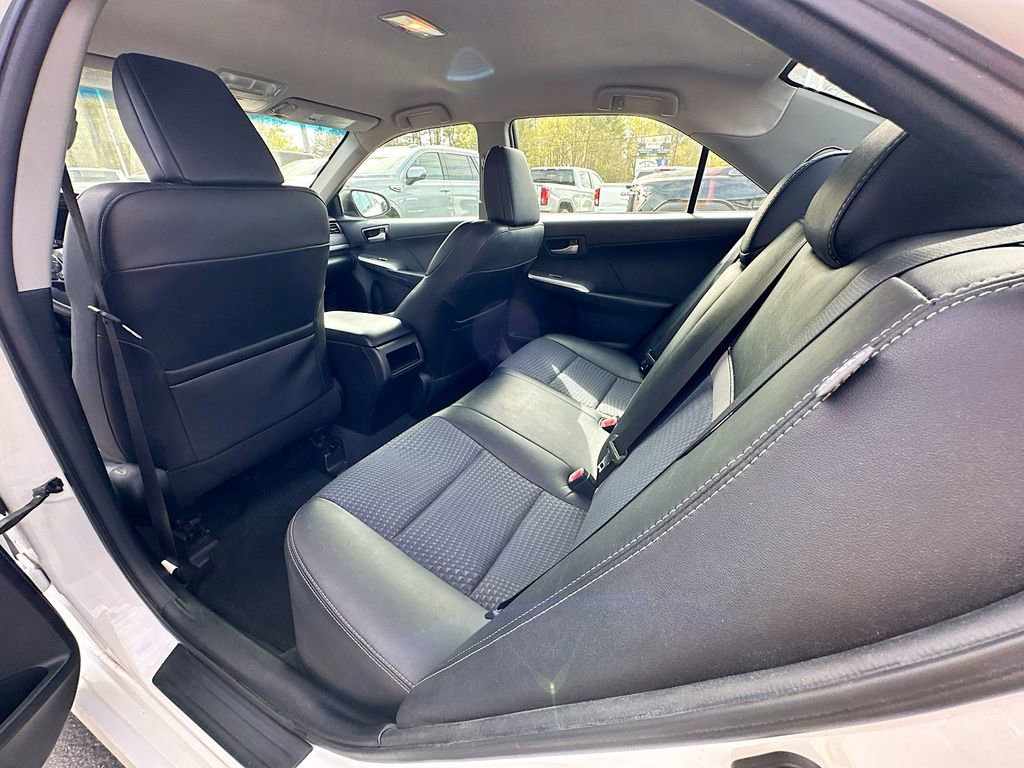 Used 2013 Toyota Camry SE image 4