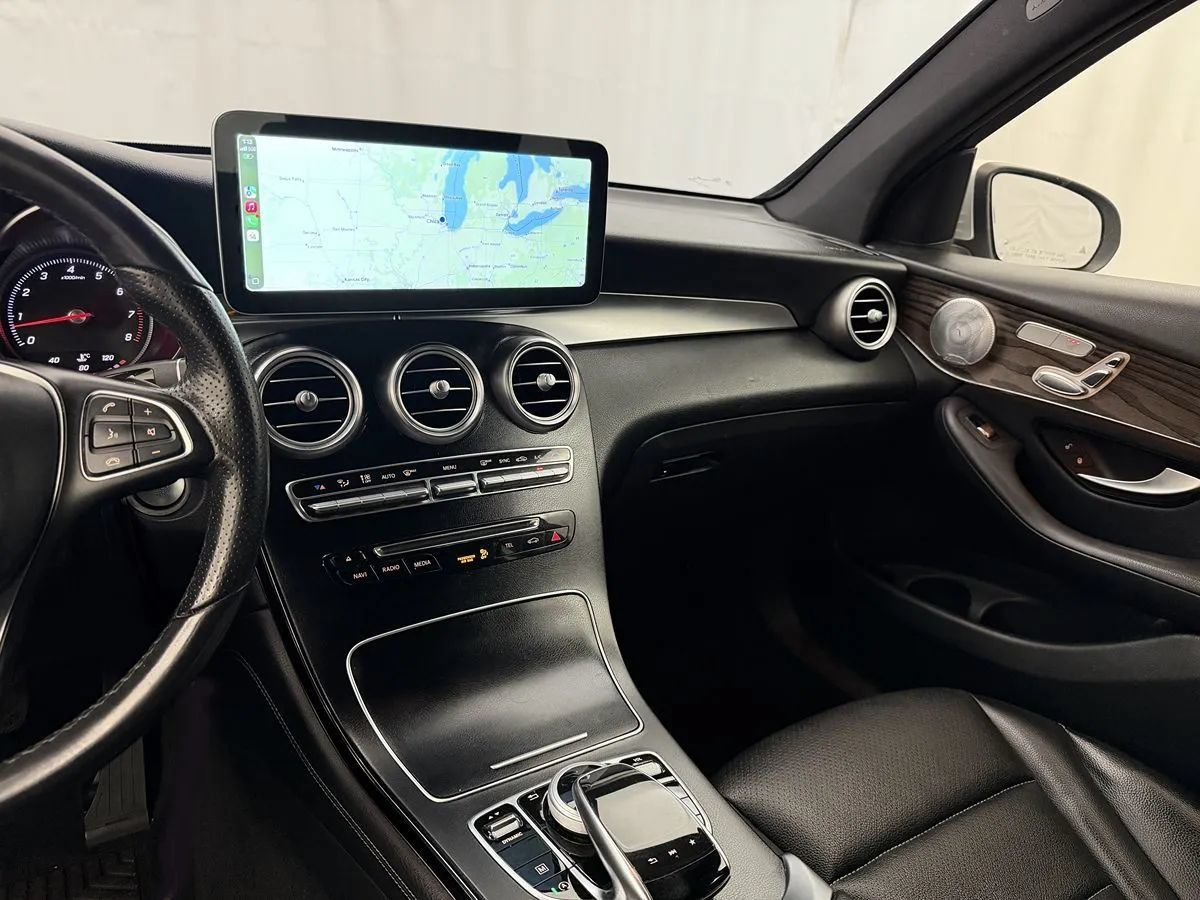 Used 2017 Mercedes-Benz GLC 300 4MATIC image 13