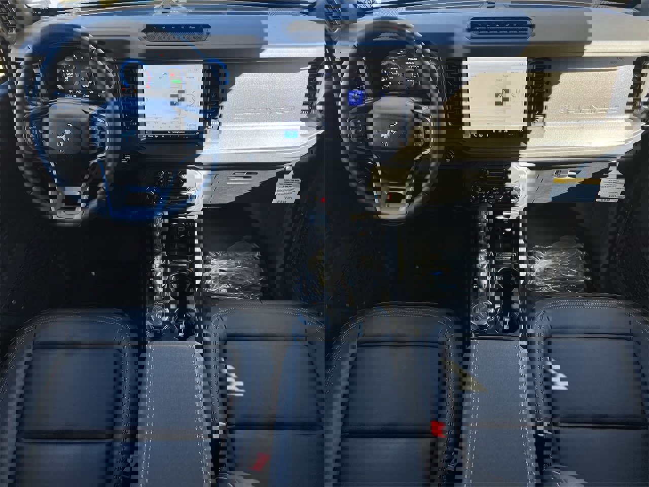 New 2025 Ford Bronco Badlands image 2