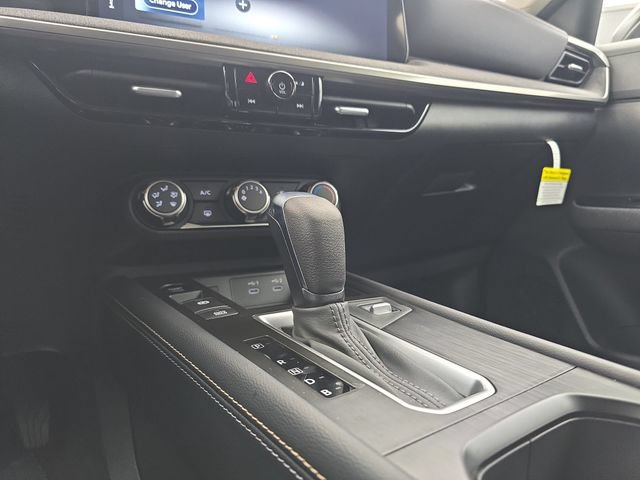Used 2025 Nissan Kicks SV AWD/4WD image 31