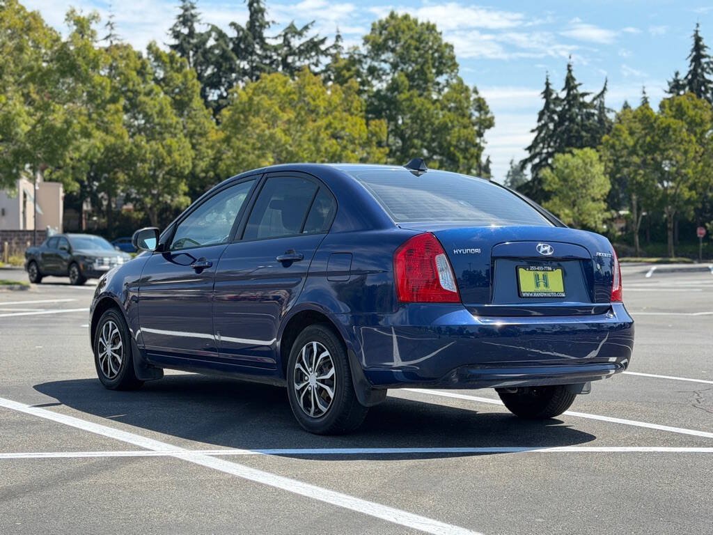 Used 2010 Hyundai Accent GLS FWD image 3