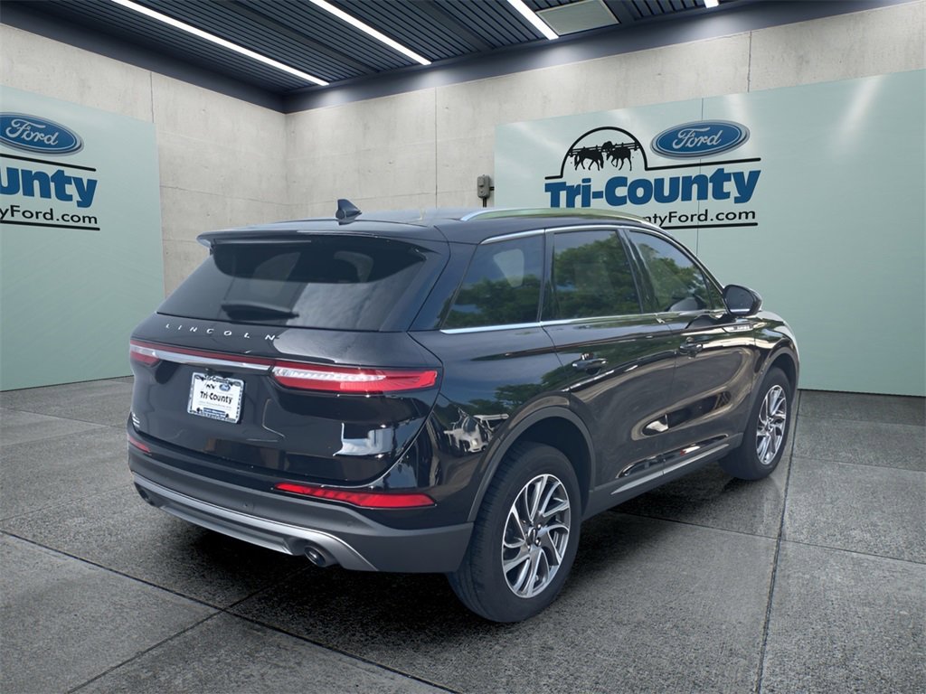 Used 2022 Lincoln Corsair AWD w/ Equipment Group 101A image 5