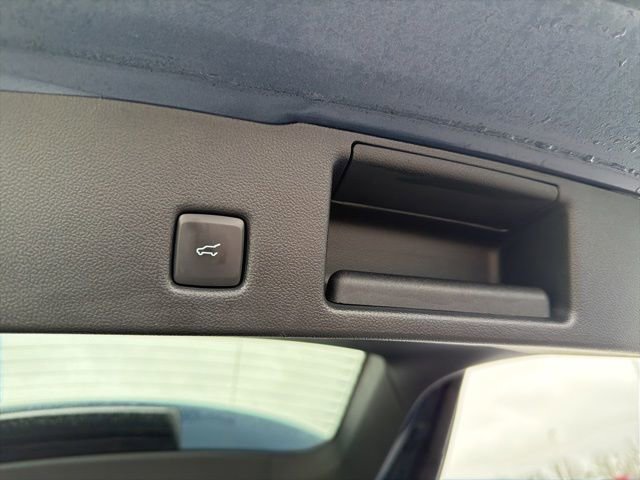 Used 2020 Ford Escape SEL image 12