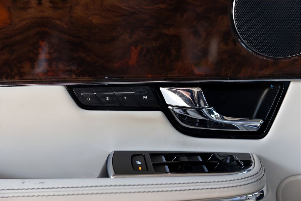 Used 2012 Jaguar XJ L RWD image 37