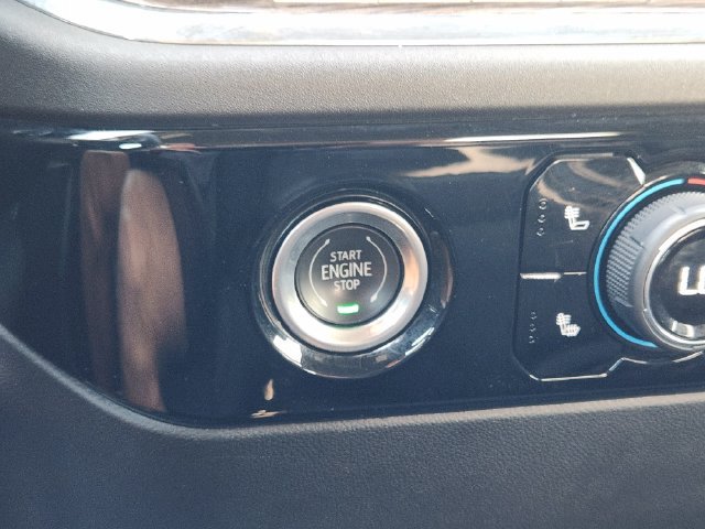 Used 2024 Chevrolet Silverado 1500 LT RWD image 8