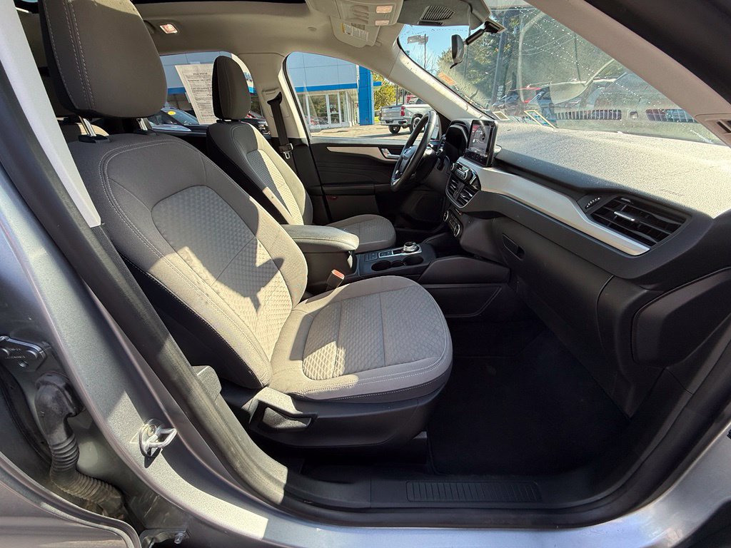 Used 2021 Ford Escape SE w/ SE Sport Appearance Package AWD/4WD image 40