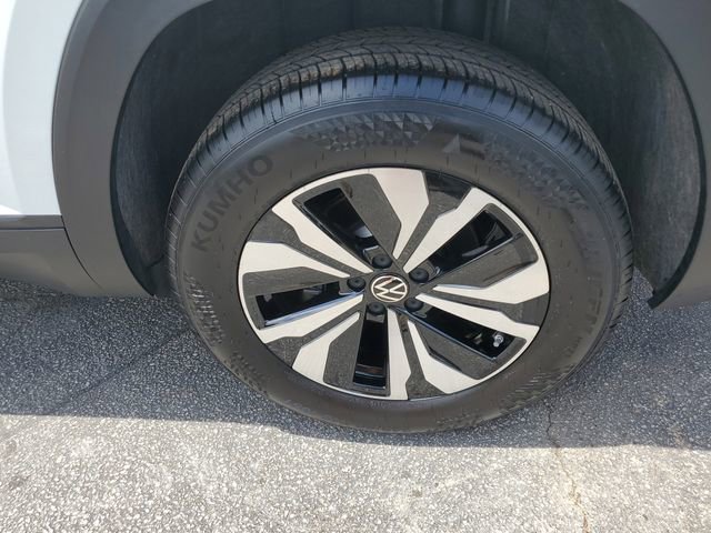 Certified 2025 Volkswagen Atlas Cross Sport SE FWD image 10