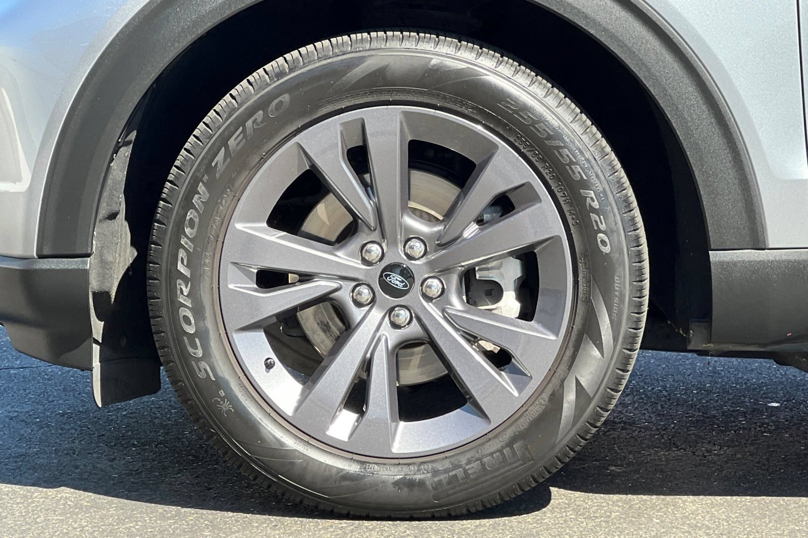 Used 2022 Ford Explorer XLT w/ Equipment Group 202A RWD image 43