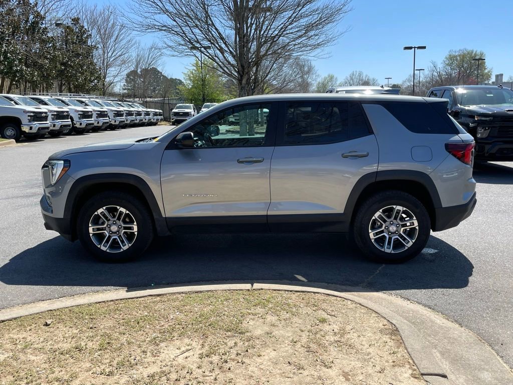 Used 2025 GMC Terrain Elevation image 4