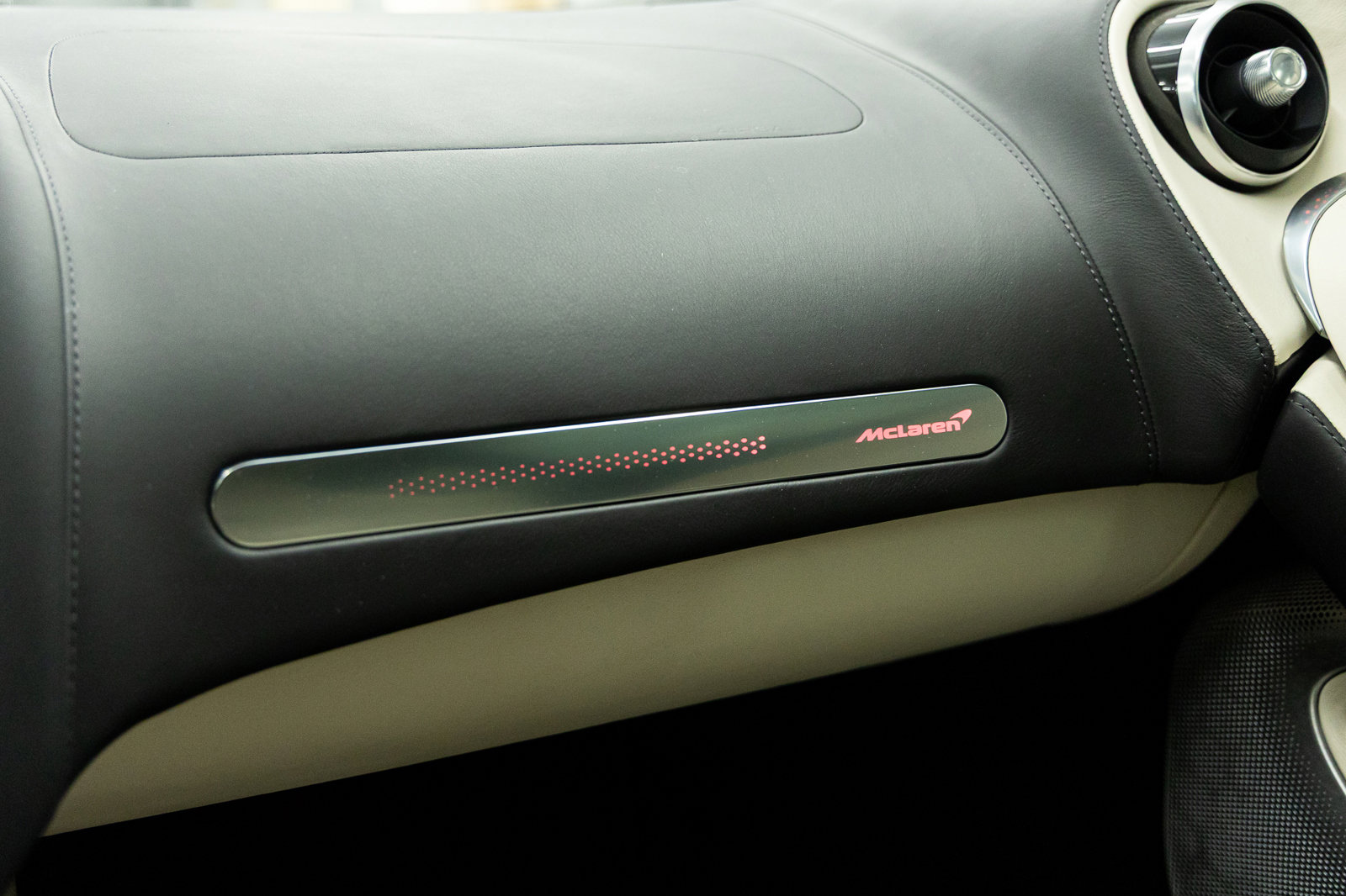 Used 2020 McLaren GT image 27