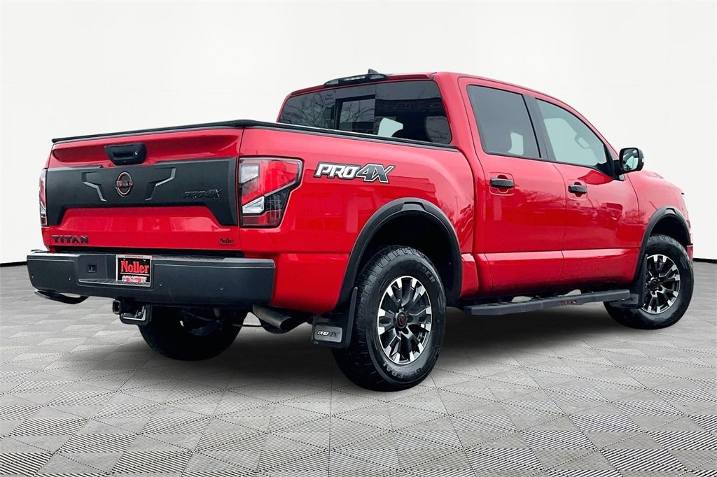 Used 2024 Nissan Titan PRO-4X w/ Pro-4x Convenience Package image 2
