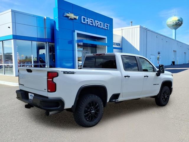 New 2026 Chevrolet Silverado 3500 LT image 3