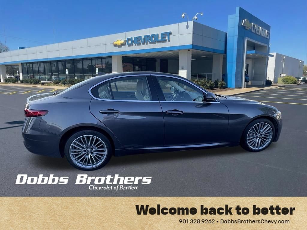 Used 2017 Alfa Romeo Giulia Ti w/ Lusso Light Wood Package AWD/4WD image 9
