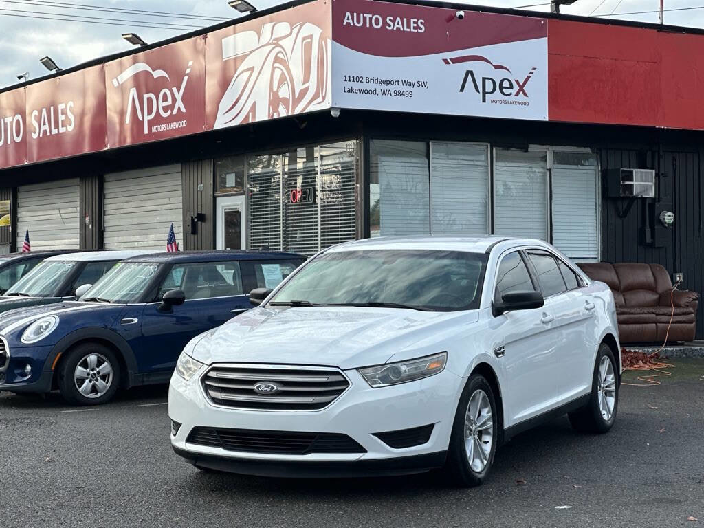 Used 2015 Ford Taurus SE image 2