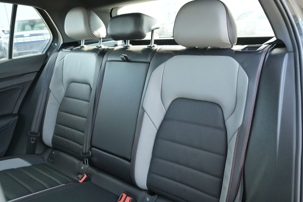 Used 2024 Volkswagen GTI SE w/ SE Leather Seats Package image 20