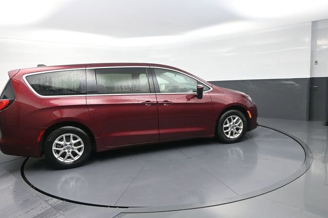 Used 2022 Chrysler Voyager LX FWD image 50