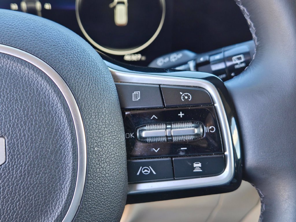 Used 2022 Kia Carnival SX Prestige FWD image 19