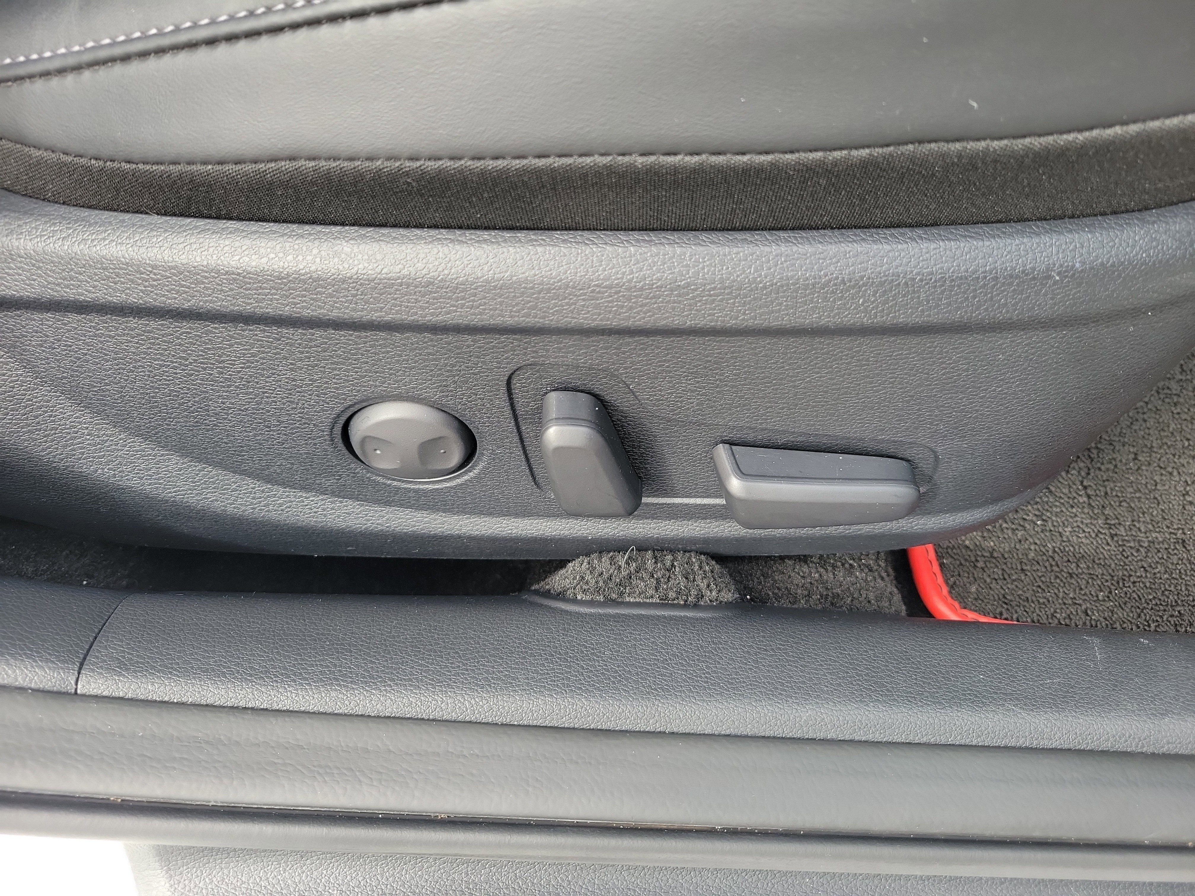 Certified 2020 Kia Cadenza Limited image 9