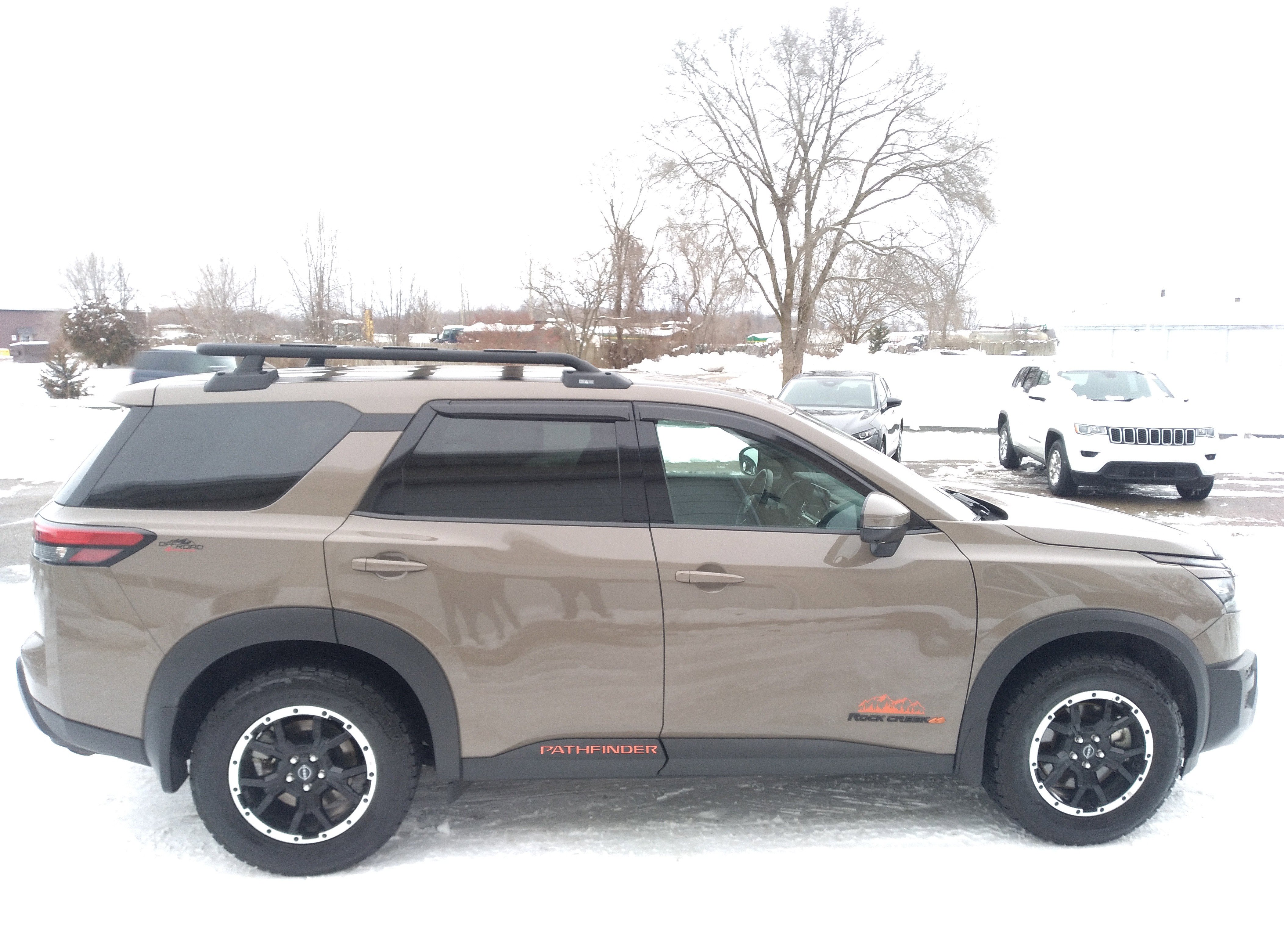 Used 2024 Nissan Pathfinder Rock Creek image 2