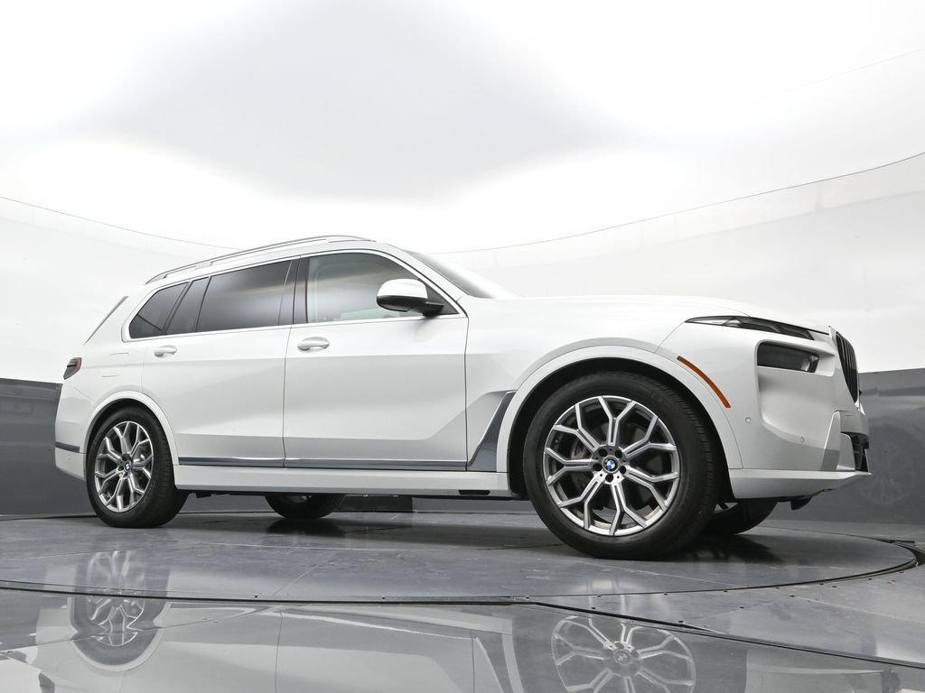 Used 2026 BMW X7 xDrive40i AWD/4WD image 23