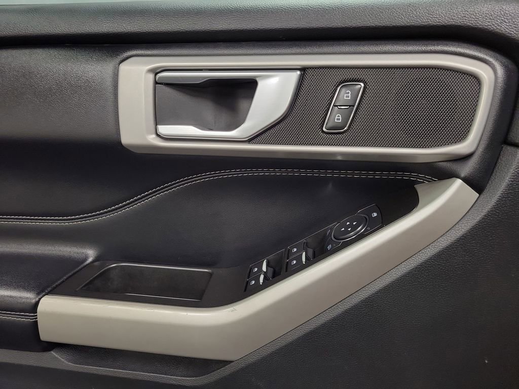 Used 2021 Ford Explorer XLT image 20