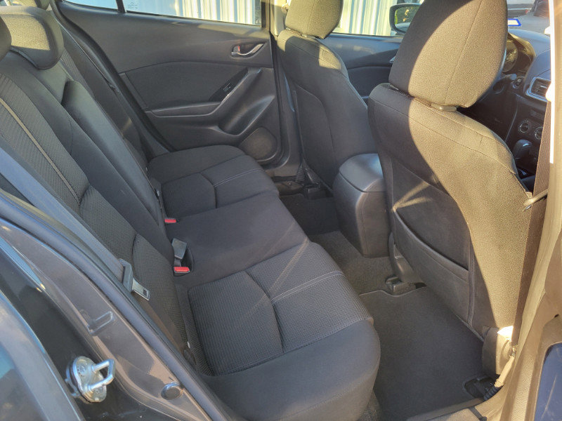 Used 2018 MAZDA MAZDA3 Sport w/ Preferred Equipment Package image 19