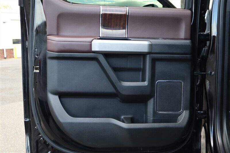 Used 2017 Ford F350 Platinum w/ Platinum Ultimate Package image 22