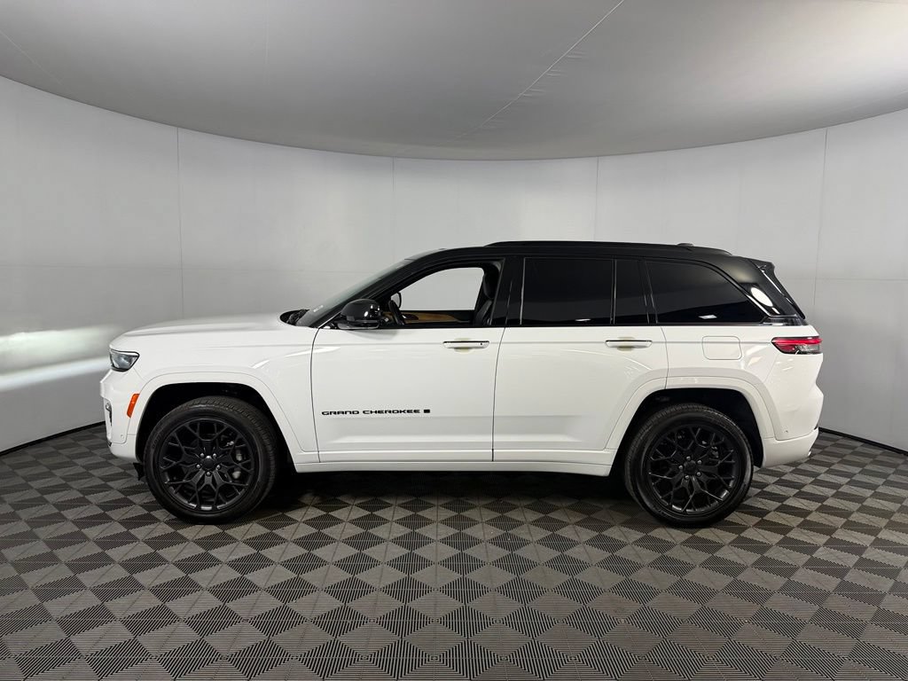 Used 2024 Jeep Grand Cherokee Summit AWD/4WD image 10