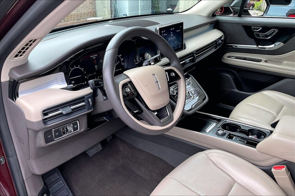Used 2021 Lincoln Corsair AWD w/ Equipment Group 101A image 13