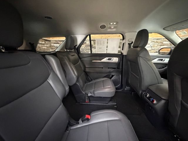 Used 2025 Ford Explorer Active w/ Active Comfort Package AWD/4WD image 35