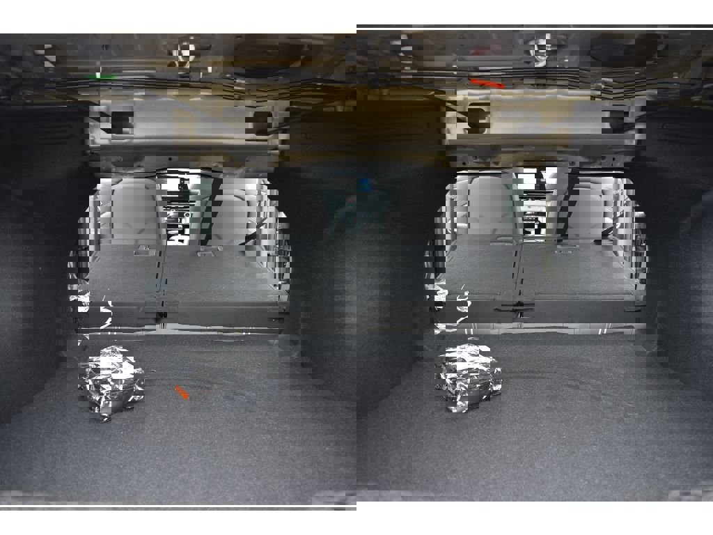 New 2025 Hyundai Elantra SEL image 36