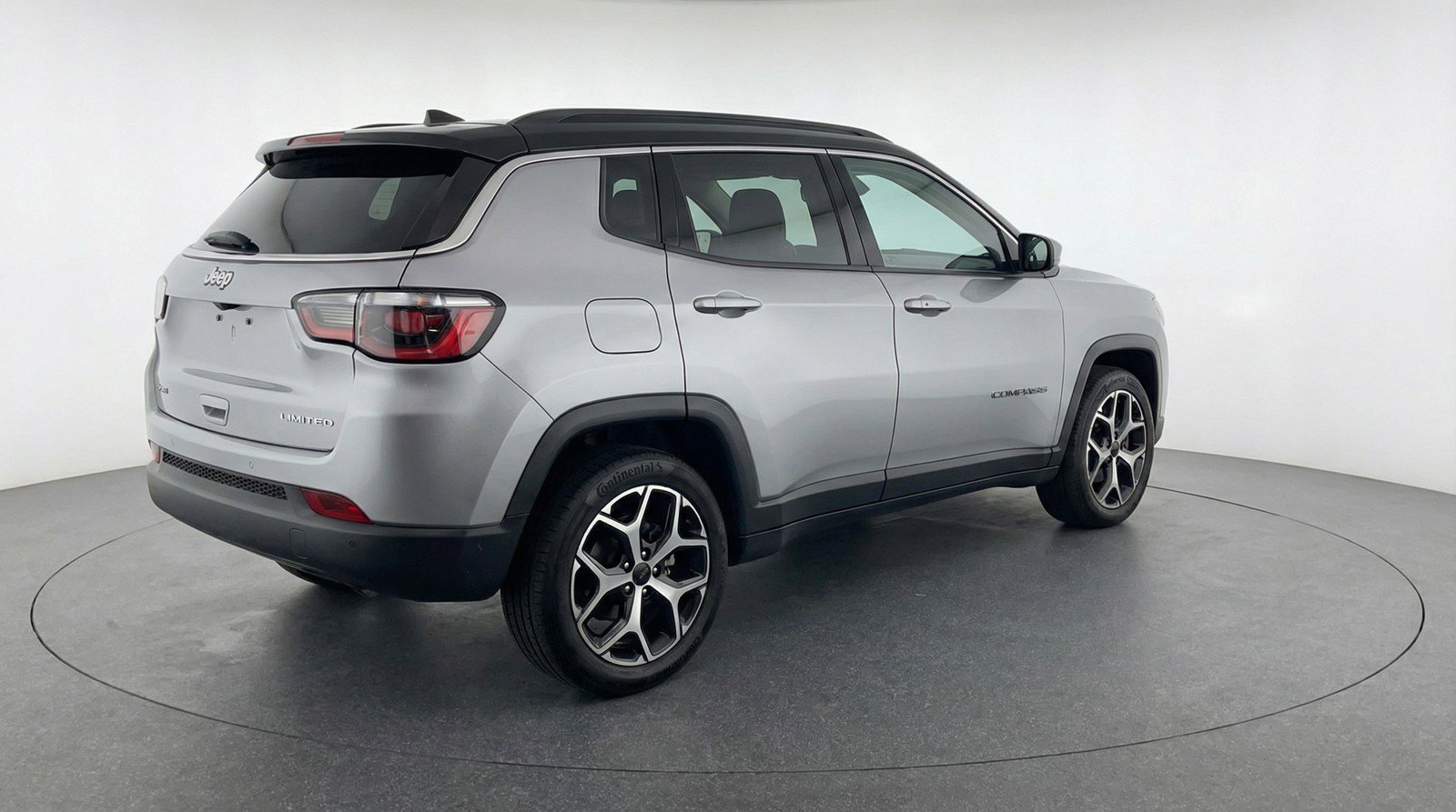 Used 2025 Jeep Compass Limited image 9