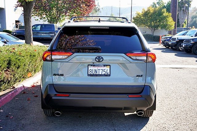 Used 2021 Toyota RAV4 XLE image 9