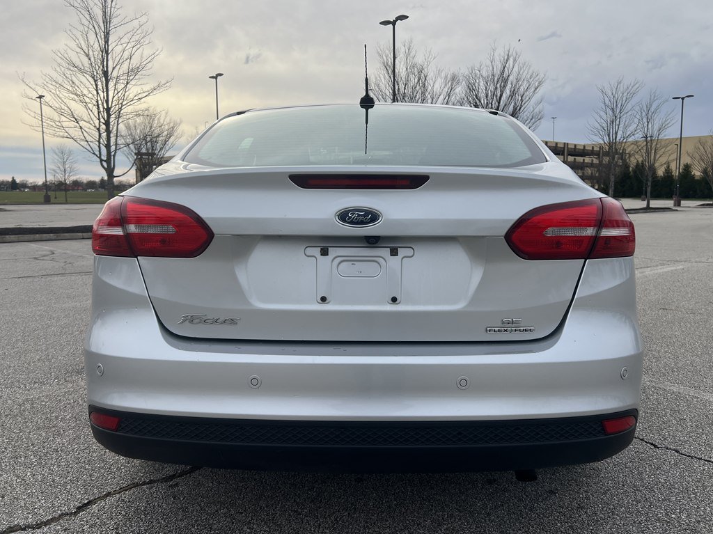 Used 2015 Ford Focus SE w/ SE Cold Weather Package FWD image 4