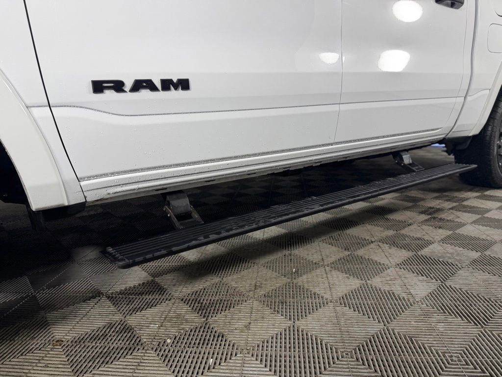 Used 2025 RAM 1500 Limited AWD/4WD image 18