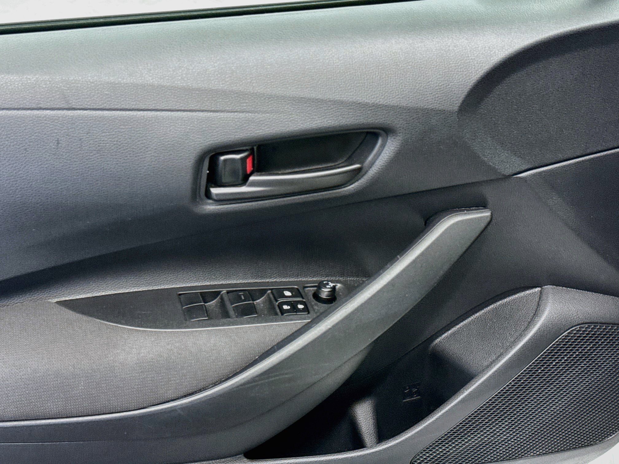Used 2026 Toyota Corolla LE FWD image 15