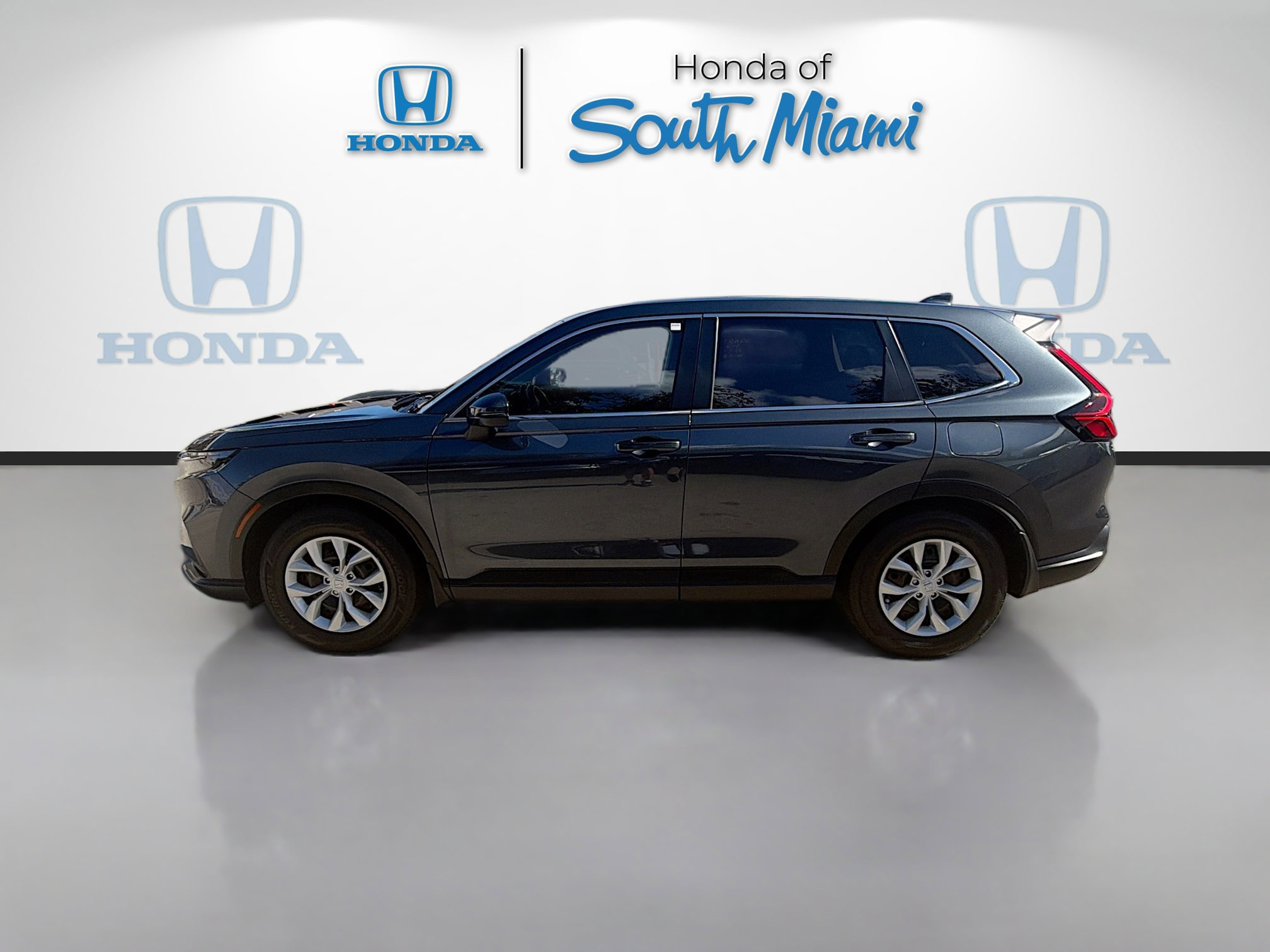 Used 2025 Honda CR-V LX image 4