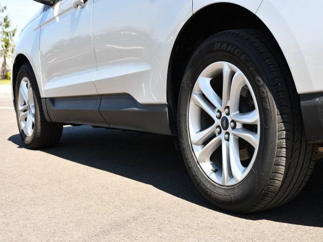 Used 2019 Ford Edge SEL w/ Equipment Group 201A image 9