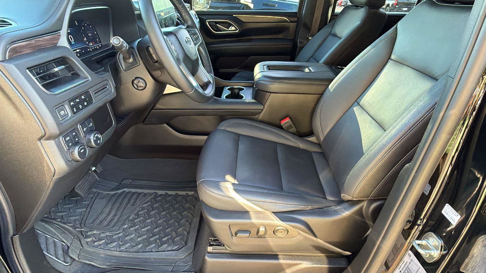 Used 2023 Chevrolet Tahoe Z71 w/ Luxury Package AWD/4WD image 17