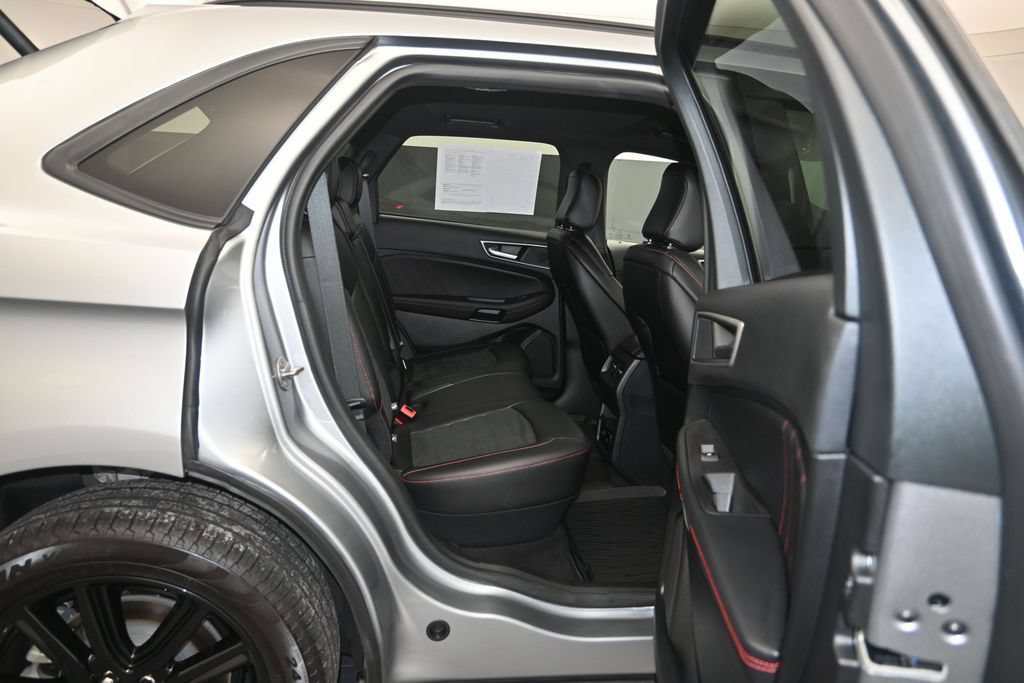 Used 2024 Ford Edge ST-Line AWD/4WD image 25
