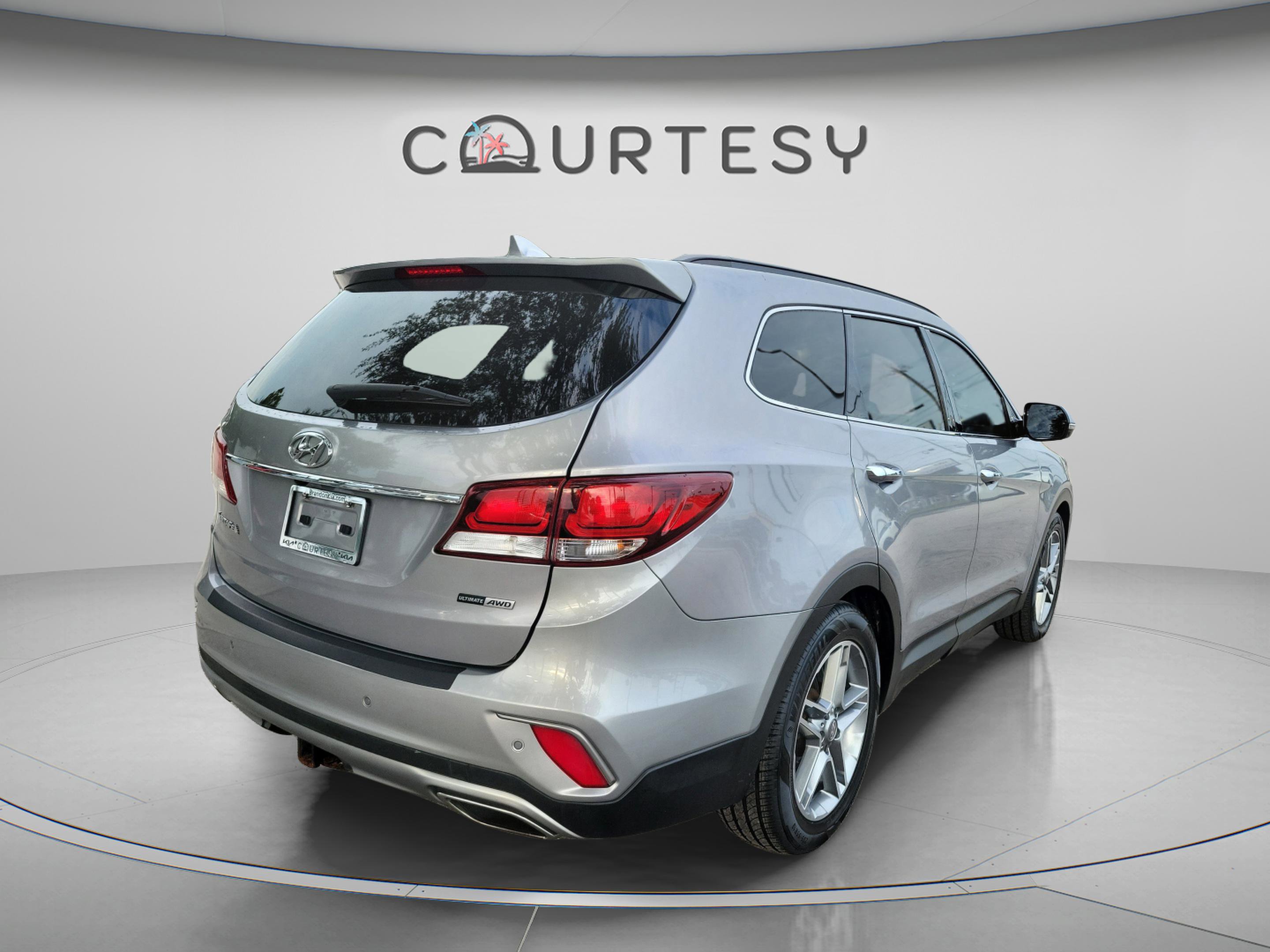 Used 2017 Hyundai Santa Fe AWD w/ SE Ultimate Tech Package 03 image 3