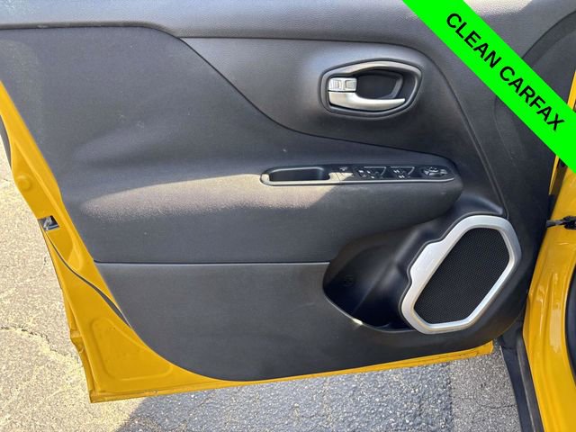 Used 2018 Jeep Renegade Latitude w/ Advanced Technology Group image 10
