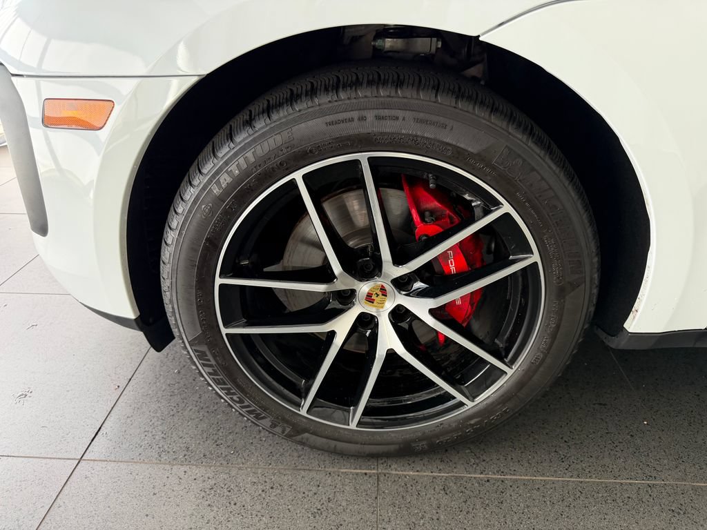 Certified 2026 Porsche Macan S AWD/4WD image 10