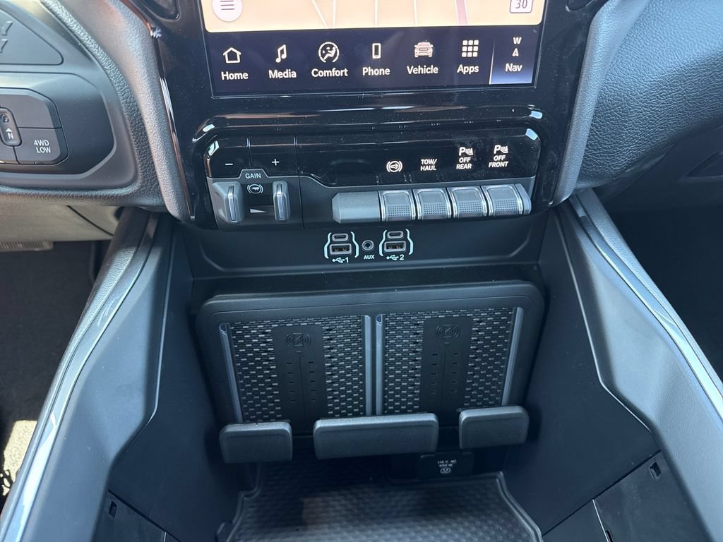 New 2026 RAM 2500 Laramie w/ Night Edition AWD/4WD image 19