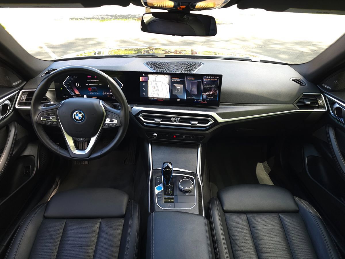 Used 2023 BMW i4 eDrive35 RWD image 9