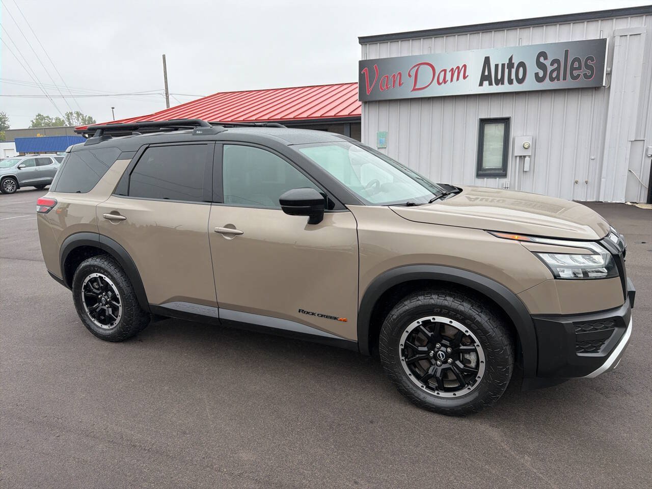 Used 2023 Nissan Pathfinder Rock Creek AWD/4WD image 2