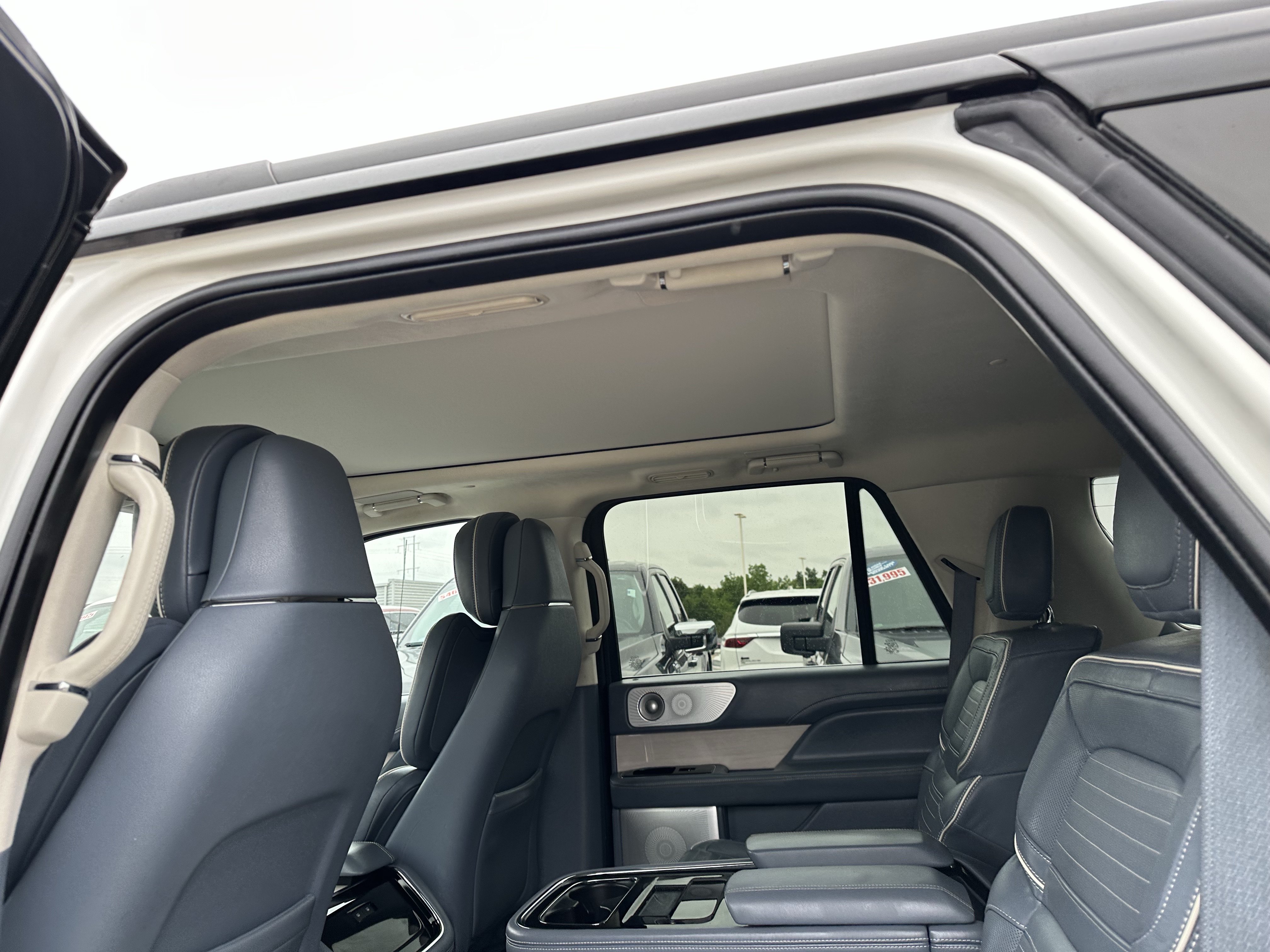 Used 2024 Lincoln Navigator Black Label AWD/4WD image 8