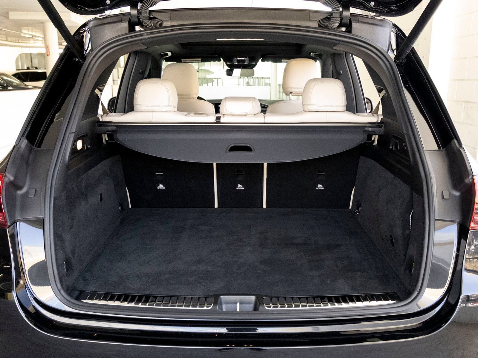 Certified 2025 Mercedes-Benz GLE 450e 4MATIC w/ Driver Assistance Package image 22