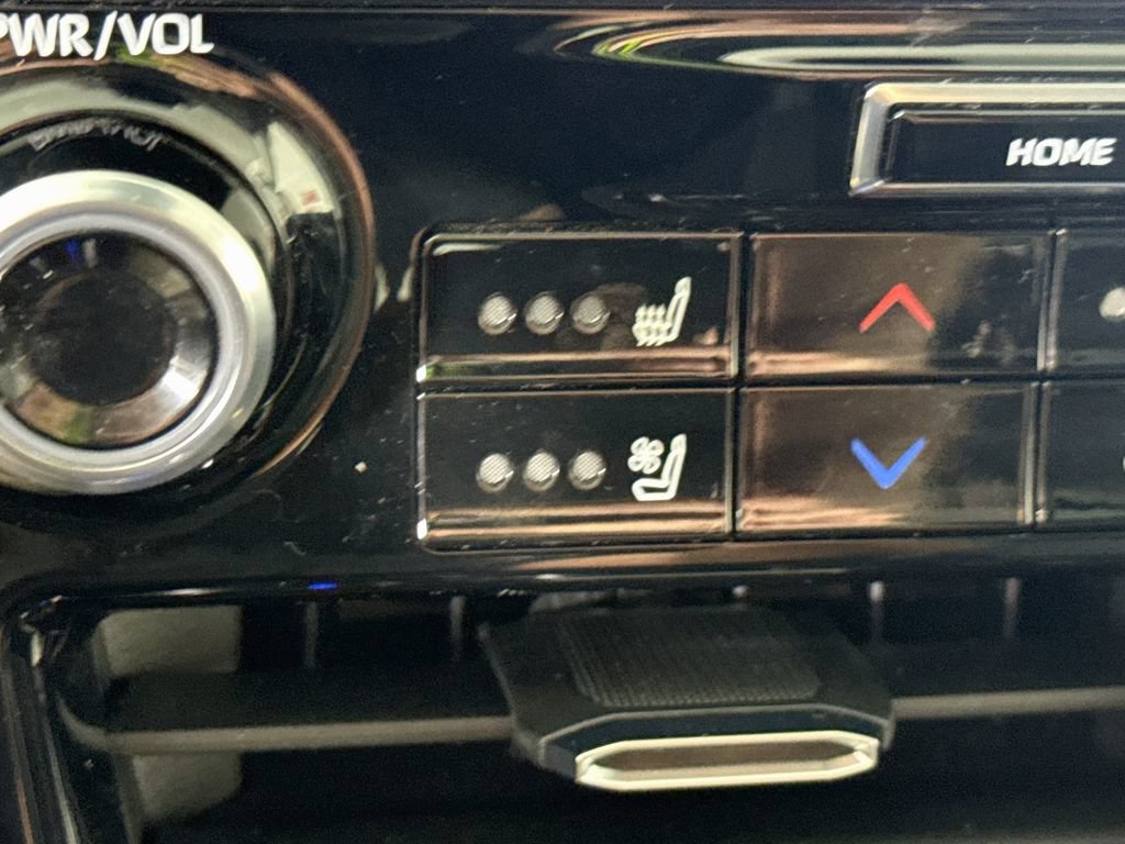 Certified 2021 Toyota Highlander Limited AWD/4WD image 14