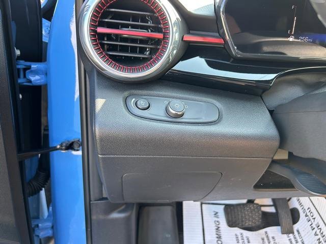 Used 2024 Chevrolet Trax RS w/ Driver Confidence Package image 24